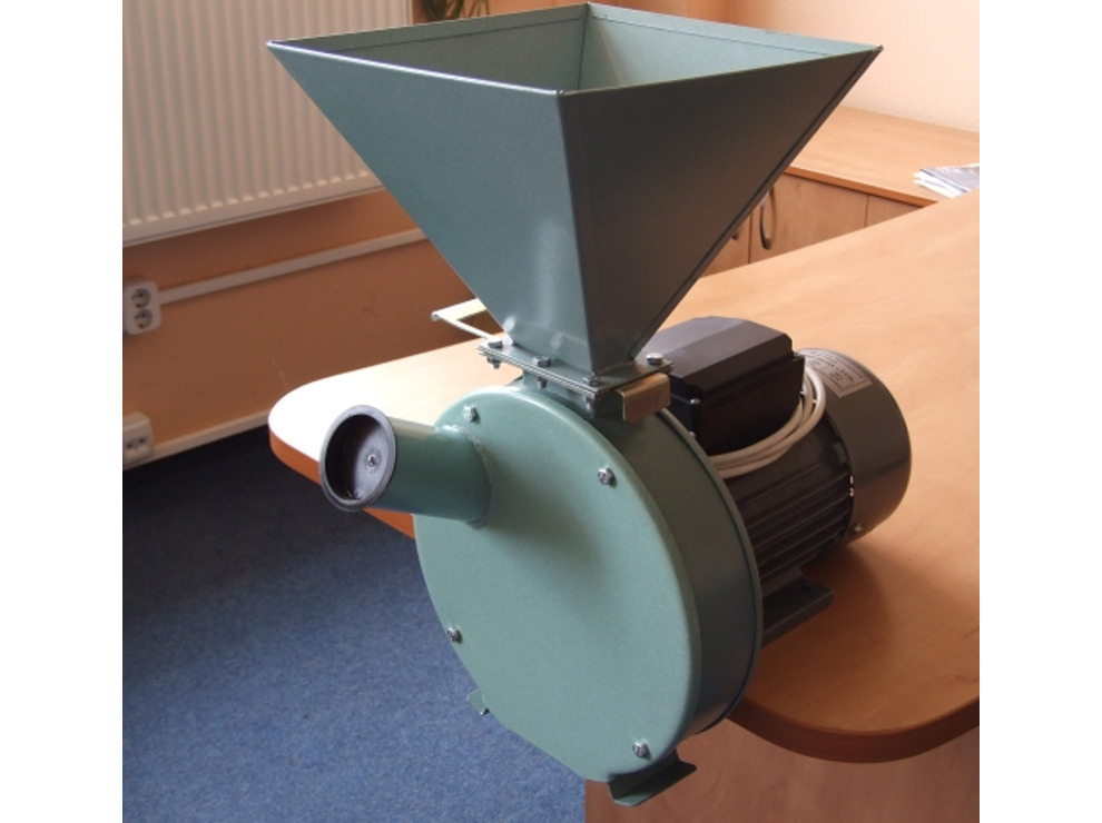 Кормоизмельчитель ЛАН-2 (зерно, початки кукурузы) Молотковый РОТОР