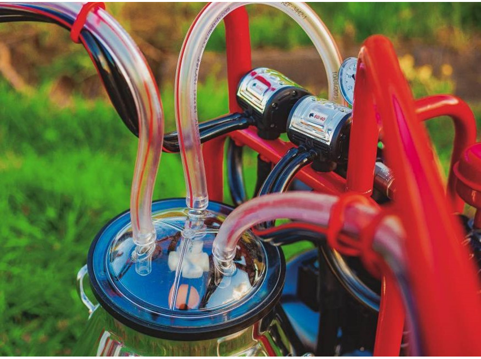 Доильный аппарат Melasty TK 2-PS до 20 коров в час (передвижной, силикон)