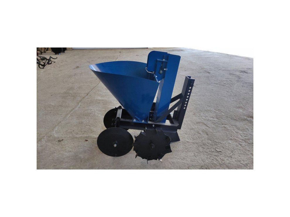 Картофелесажалка для мотоблока