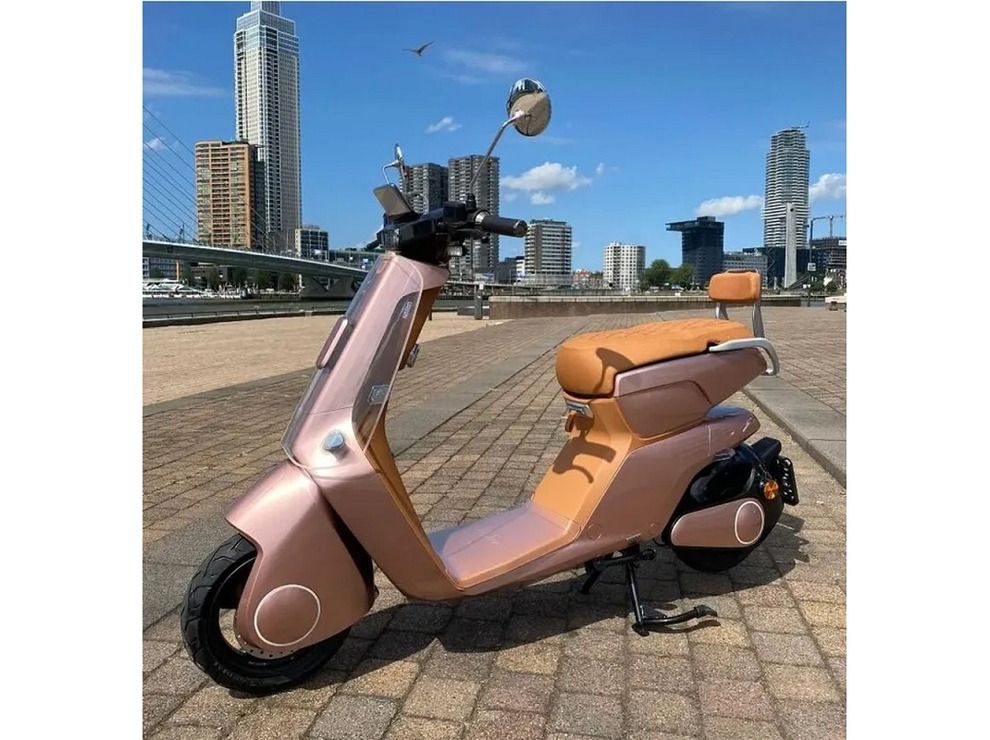 Электроскутер AVM Keren Stardust