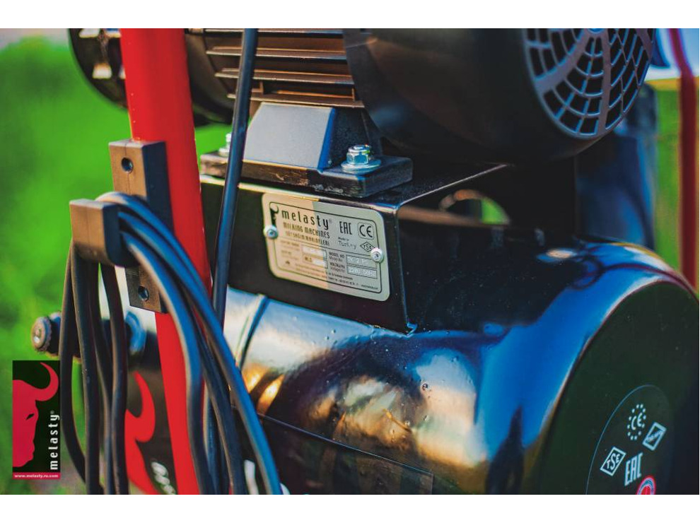 Доильный аппарат Melasty TK 2-PS до 20 коров в час (передвижной, силикон)