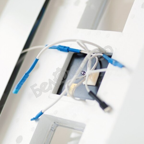 Инкубатор Несушка на 63 яйца (цифровое табло, 220+12В) + Гигрометр, арт. 46Г. Новый, без автоповорота.