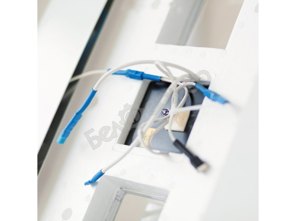 Инкубатор Несушка на 63 яйца (цифровое табло, 220+12В) арт. 46. Новый, без автоповорота.