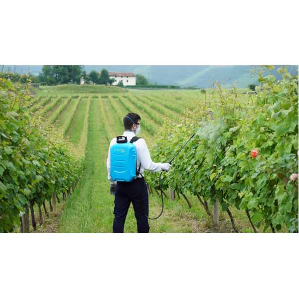 Аккумуляторный ранцевый профессиональный опрыскиватель MATABI Evolution 15 LTC