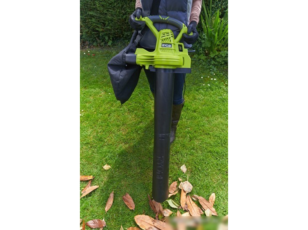 Ручная воздуходувка Ryobi RBV3000CSV