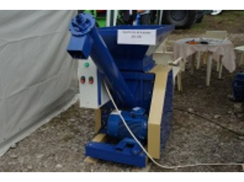 Дробилка вальцовая для зерна ДВ-300, Двигатель 7,5 кВт